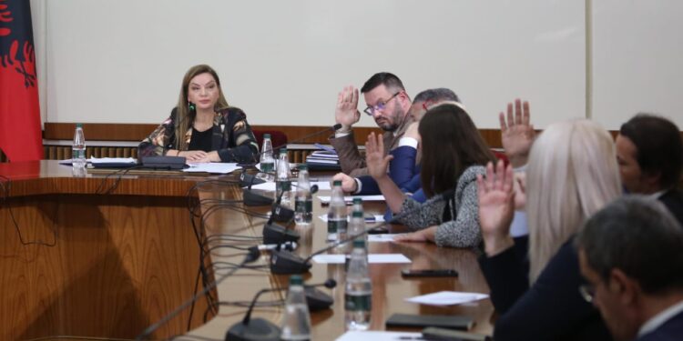 Partia Socialiste bojkoton Komisionin për PPP në Shëndetësi