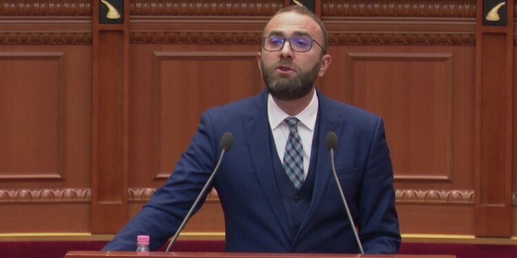 Bardhi: Rama nuk e telefonoi drejtorin e RAI3 si piktor, por si kryeministër