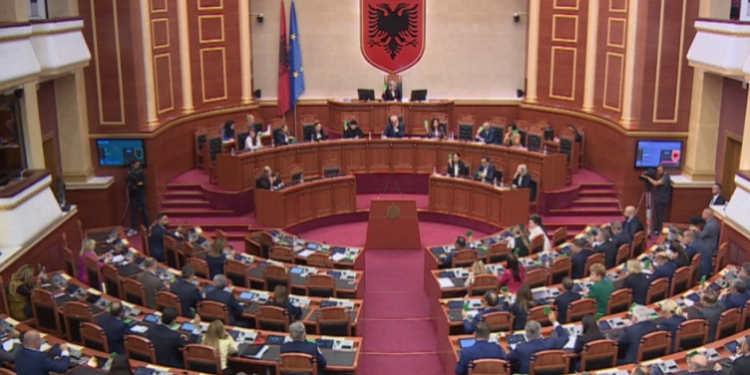 Miratohet në Kuvend ngritja e Komisionit të Posaçëm Antikorrupsion