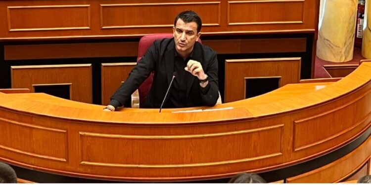 Veliaj jep lajmin e mirë: “Do të largohen nga rrugët të gjitha mjetet e braktisura”