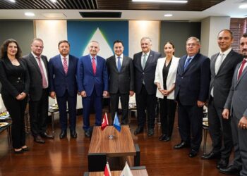 Ilir Meta takohet me liderin e opozitës turke në Ankara