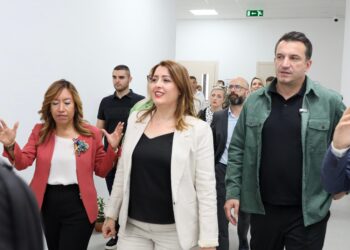 Manastirliu-Veliaj përurojnë shkollën e rindërtuar “Emin Duraku”