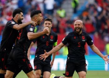 Klaus Gjasula hyn në historinë e futbollit botëror pasi…