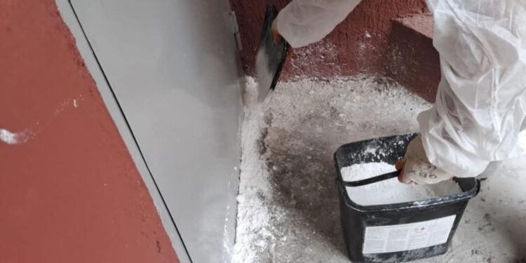 Bashkia Tiranë vijon dezinfektimin në hyrje të pallateve dhe vendstrehimeve