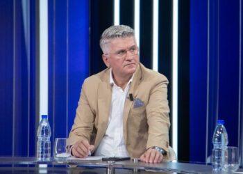 Rrëfenjë e shkurtër patriotizmi të ndezuar për duelin ndërmjet Gjikurisë dhe Tavos!