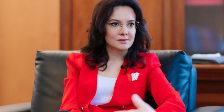 Elisa Spiropali në krye të Kuvendit të Shqipërisë, profili i saj