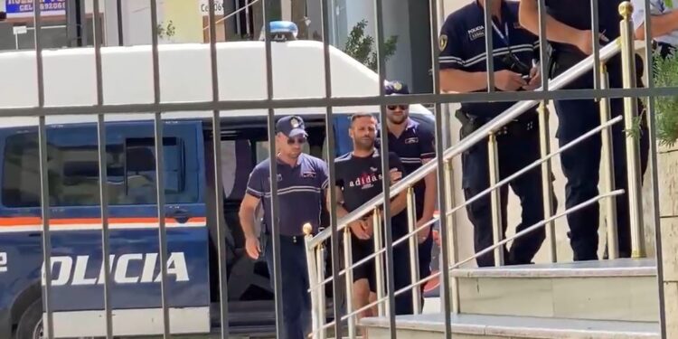 Vrau Xhimi Bakajn, Prokuroria regjistron procedimin penal për Xhuljano Mihon
