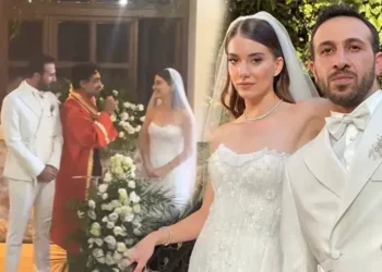 U njohën në serialin “Yali Çapkini”, celebrohen aktorët Ersin Arici dhe Beril Pozam