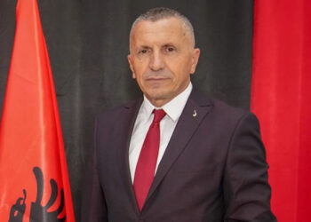 Mbishkrimet “Vritini shqiptarët” në Bujanoc/ Kamberi letër ambasadave në Beograd