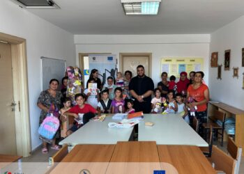Fëmijët e komunitetit rom drejt një arsimi cilësor falë organizatës ‘AmaroDrom’