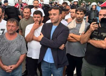 Balliu nga protesta e Thumanës: Balluku ndryshoi projektin për të futur para në xhep