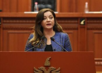Vokshi: Sot mungojnë disa barna tek onkologjiku, ministrja e mohon dhe…