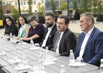 Kurti takon kryetarin e Leposqavit dhe flasin per qeverisjen