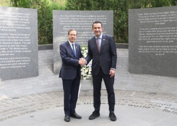 Veliaj dhe Presidenti i Izraelit, Herzog vizitojnë Memorialin e Holokaustit në Tiranë
