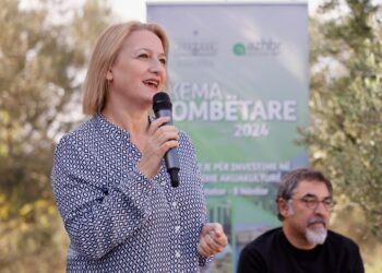 Ministrja Denaj prezenton në Vlorë Skemën Kombëtare të Investimeve në Bujqësi