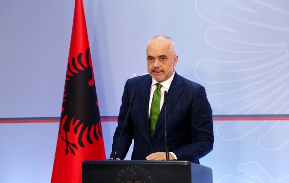 Edi Rama del nga spitali