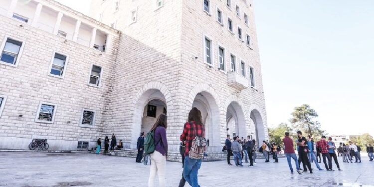Meta: Auditorët janë tkurrur dhe është dëmtuar kërkimi shkencor