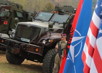 “Blindohet” ushtria shqiptare, Forcat e Armatosura pajisen me autoblinda amerikane