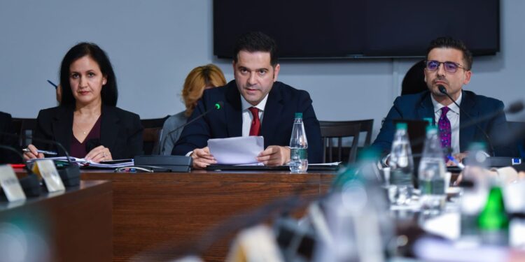Ministri i Financave, Petrit Malaj: Projektbuxheti 2025 garanton vijimin e uljes së nivelit të borxhit publik