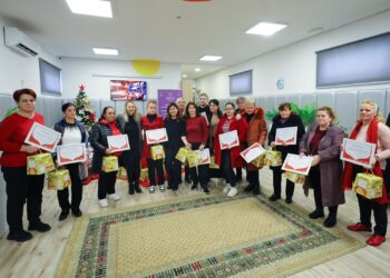 Bashkia e Tiranës sjell ngrohtësi dhe solidaritet për familjet në nevojë gjatë Krishtlindjes
