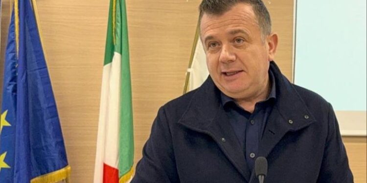 Taulant Balla takim me kryetarët e komunave të Puglias: Mbështetje për votën e emigrantëve