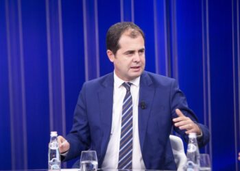 Qeveria dhe krimi janë bërë një/Bylykbashi: Qytetarët të protestojnë më 8 shkurt për abuzimet e shumta të pushtetarëve