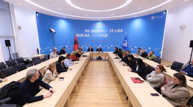 “Lubi Balluku organizon ahengje se nuk i shkon kush”- Zgjedhjet, Berisha: E dinë që është simboli i vjedhjeve!