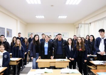 Manastirliu: Publikohen testet model të Maturës Shtetërore 2025