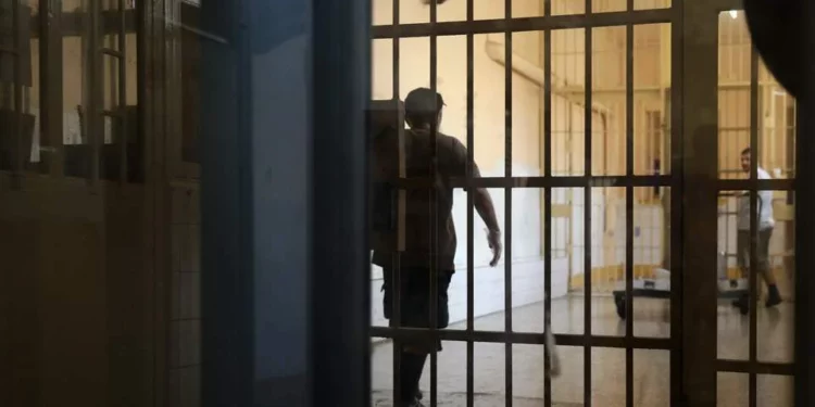 U arratisën nga burgu në Greqi, zbardhet identiteti i dy shqiptarëve