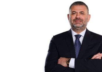 Tom Doshi regjistron në KQZ, Partinë Socialdemokrate për garën e 11 Majit- (DOKUMENTI)