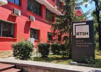 Skandali me procesin e zgjedhjes së Drejtorit të RTSH, japin dorëheqjen 2 anëtarë të Këshillit Drejtues