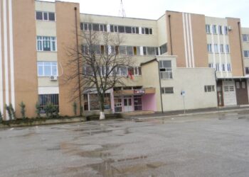Lirohet nga detyra prefekti i Qarkut të Kukësit, Agron Geca! Ja kush e zëvendëson