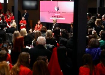 Rama-Manastirliu në Athinë: Nis programi i mbështetjes financiare për mësuesit e gjuhës shqipe në Greqi