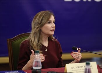“Kriza në sektorin fason sjell 13.1% më pak të punësuar”- Denoncimi i Jorida Tabakut: Nuk ka mbështetje nga qeveria
