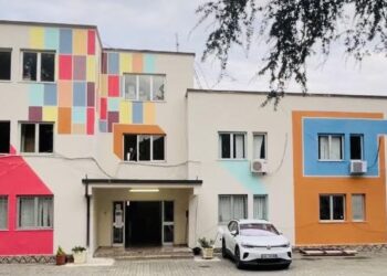 IEVP Peqin sensibilizon për rëndësinë e mbështetjes emocionale për të burgosurit